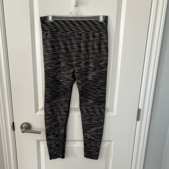 Aerie Seamless Leggings - Picture 2 of 4